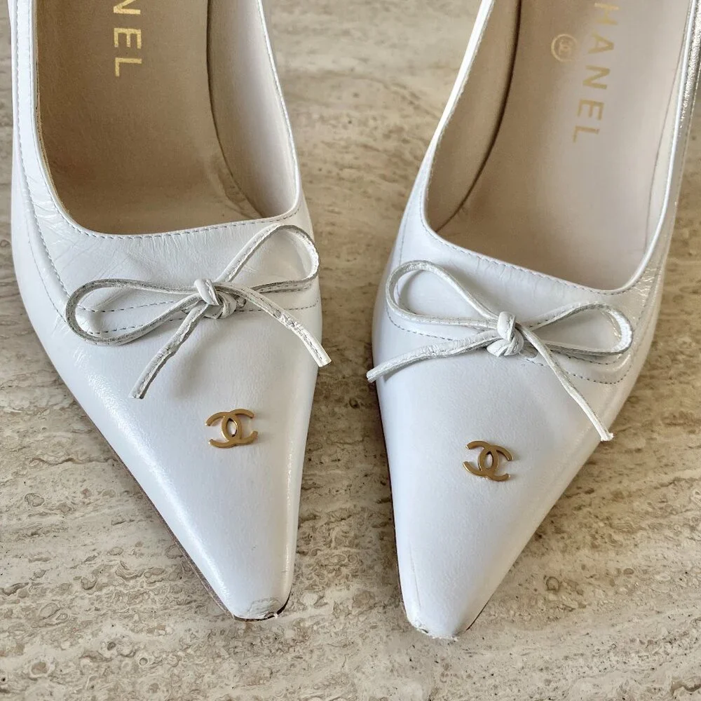 Vintage Chanel Gold CC Bow Pumps - Picture 6 of 10